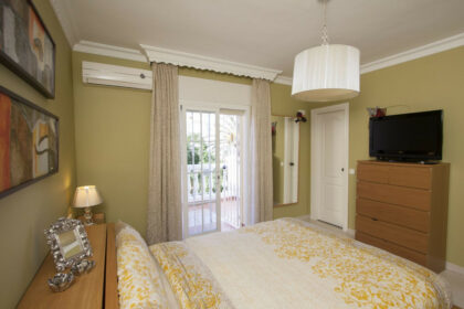 efd1130d5587f80dc4c5919066e1eb82 - 20