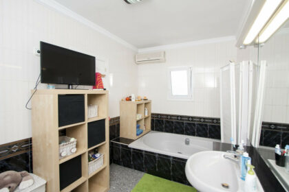 efd1130d5587f80dc4c5919066e1eb82 - 26