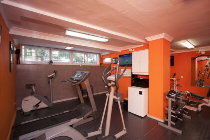 efd1130d5587f80dc4c5919066e1eb82 - 33