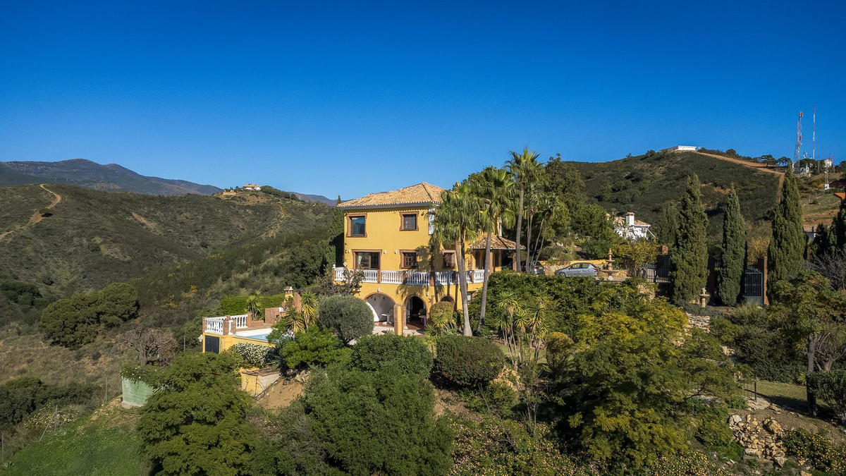 f0bd7cc84bd82cf388b17e68b8574f8a - 11