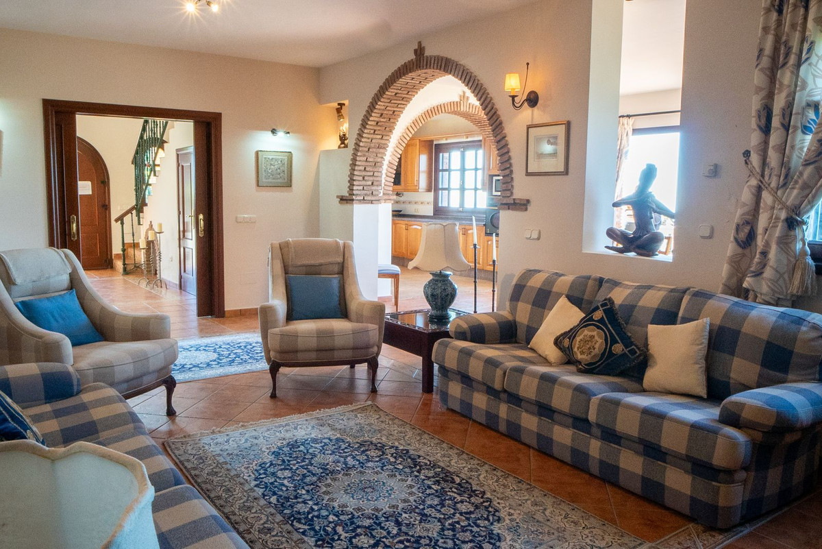 f0bd7cc84bd82cf388b17e68b8574f8a - 14