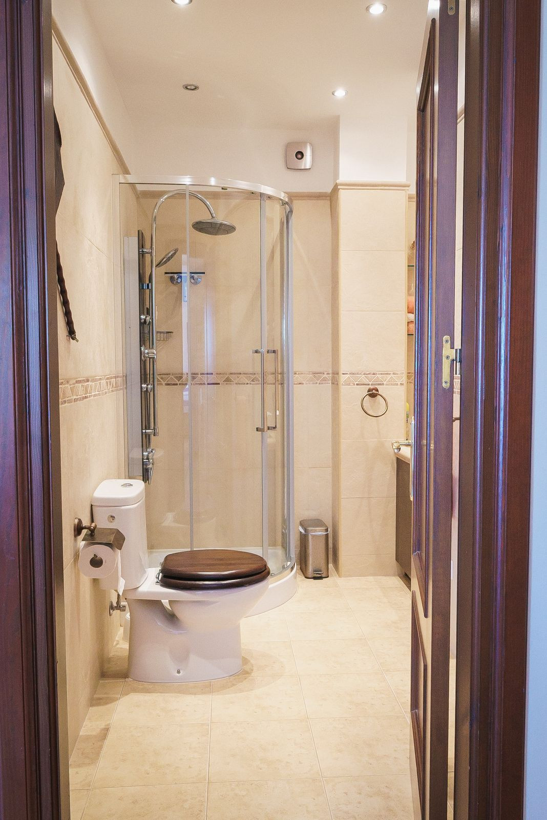 f0bd7cc84bd82cf388b17e68b8574f8a - 24