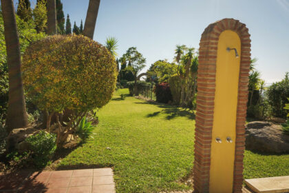 f0bd7cc84bd82cf388b17e68b8574f8a - 30