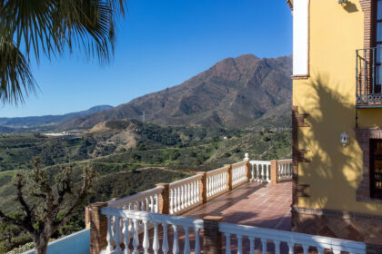 f0bd7cc84bd82cf388b17e68b8574f8a - 32