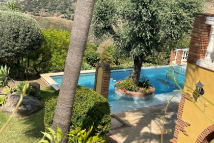 f0bd7cc84bd82cf388b17e68b8574f8a - 35