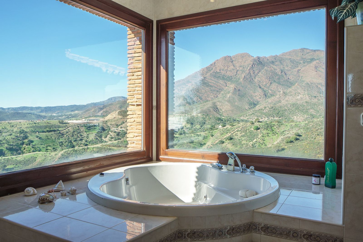 f0bd7cc84bd82cf388b17e68b8574f8a - 41