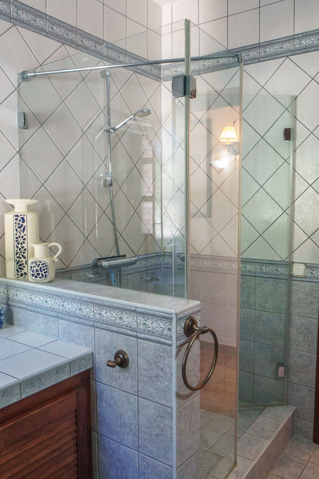 f0bd7cc84bd82cf388b17e68b8574f8a - 44