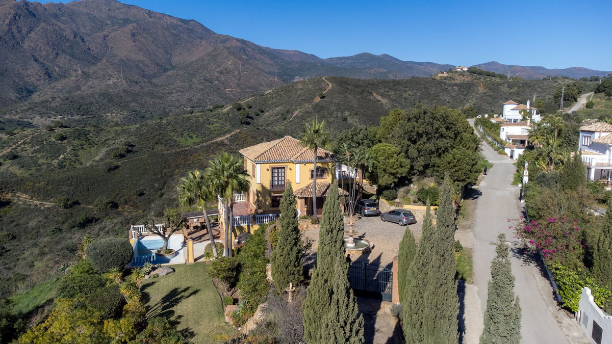 f0bd7cc84bd82cf388b17e68b8574f8a - 52