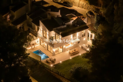 f11e1bfdc6731a81c909f0f4ec7cc8b3 - 21