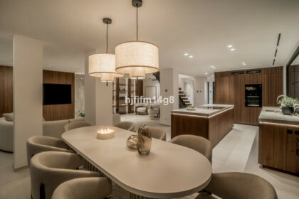 f11e1bfdc6731a81c909f0f4ec7cc8b3 - 24