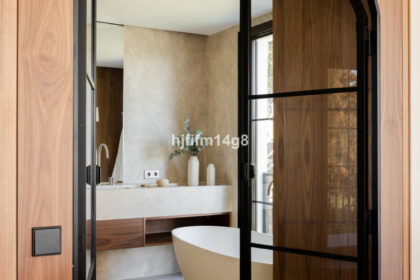 f11e1bfdc6731a81c909f0f4ec7cc8b3 - 32