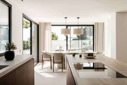 f11e1bfdc6731a81c909f0f4ec7cc8b3 - 9