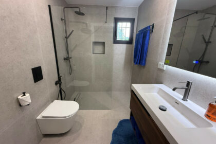 f1f51b4cf16615916cf01590de985d25 - 9