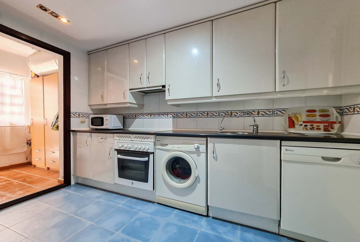 f2bd823c6a7e4d82278eb3e55c88ee68 - 10