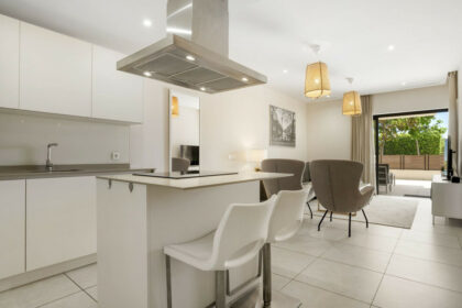 f384dc3ec730e44aeb929414fbb4a9c9 - 10