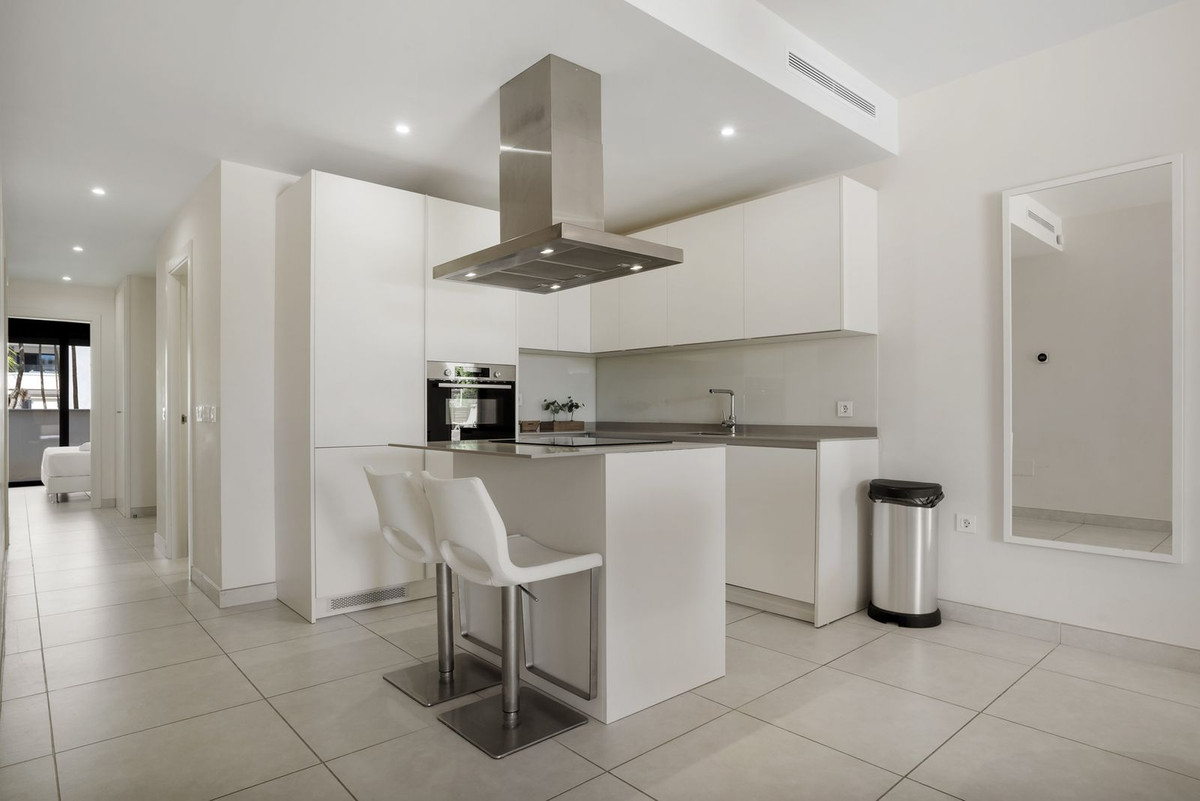 f384dc3ec730e44aeb929414fbb4a9c9 - 12