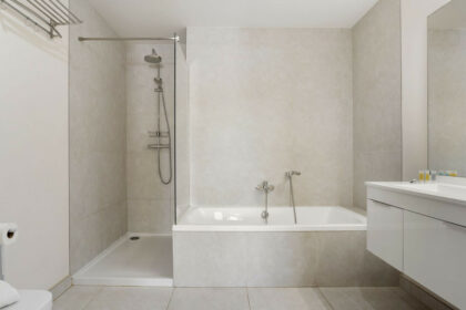 f384dc3ec730e44aeb929414fbb4a9c9 - 19