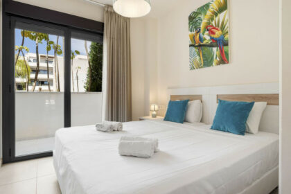 f384dc3ec730e44aeb929414fbb4a9c9 - 21