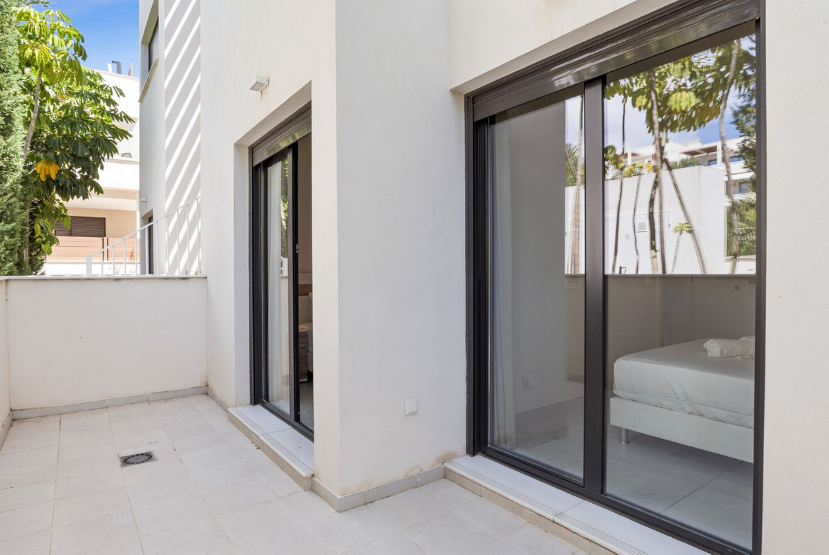 f384dc3ec730e44aeb929414fbb4a9c9 - 24