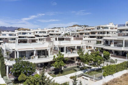 f384dc3ec730e44aeb929414fbb4a9c9 - 30