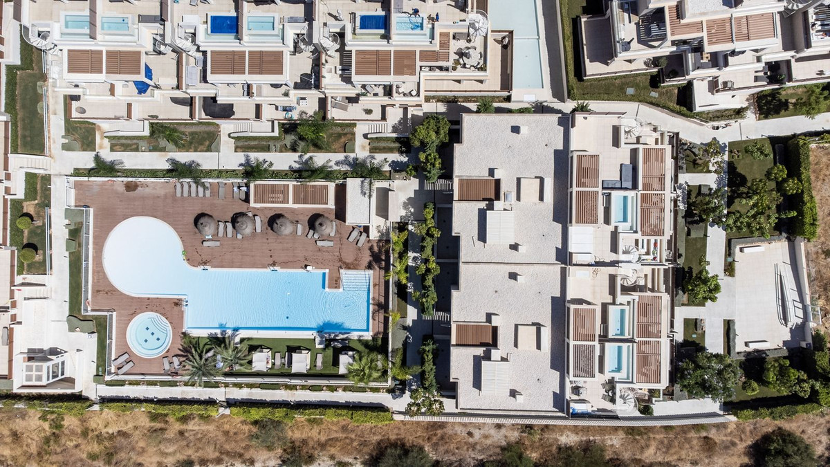 f384dc3ec730e44aeb929414fbb4a9c9 - 32