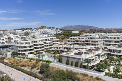 f384dc3ec730e44aeb929414fbb4a9c9 - 33