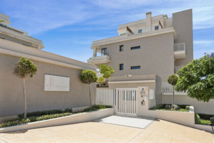 f384dc3ec730e44aeb929414fbb4a9c9 - 37