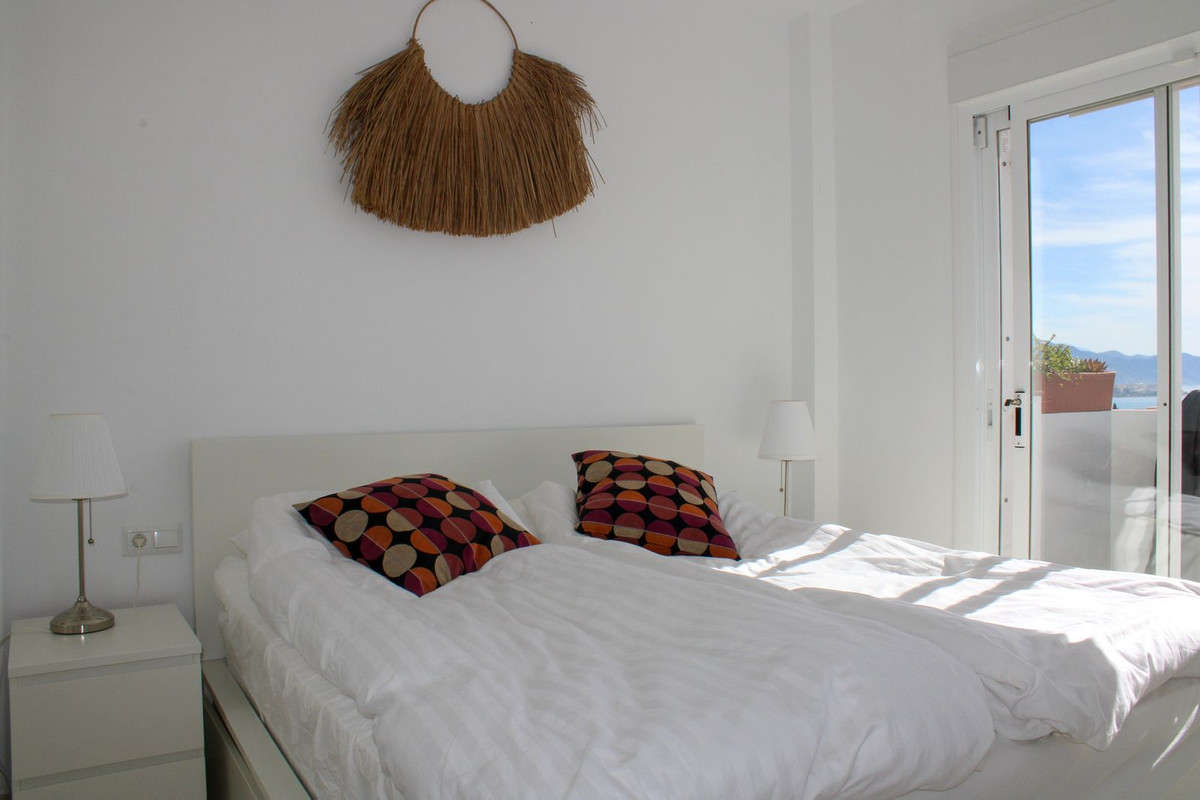 f4a814142e0195d90531af4b9d387287 - 17