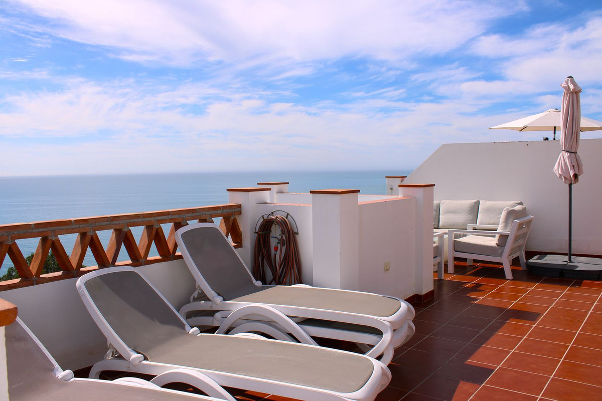 f4a814142e0195d90531af4b9d387287 - 27