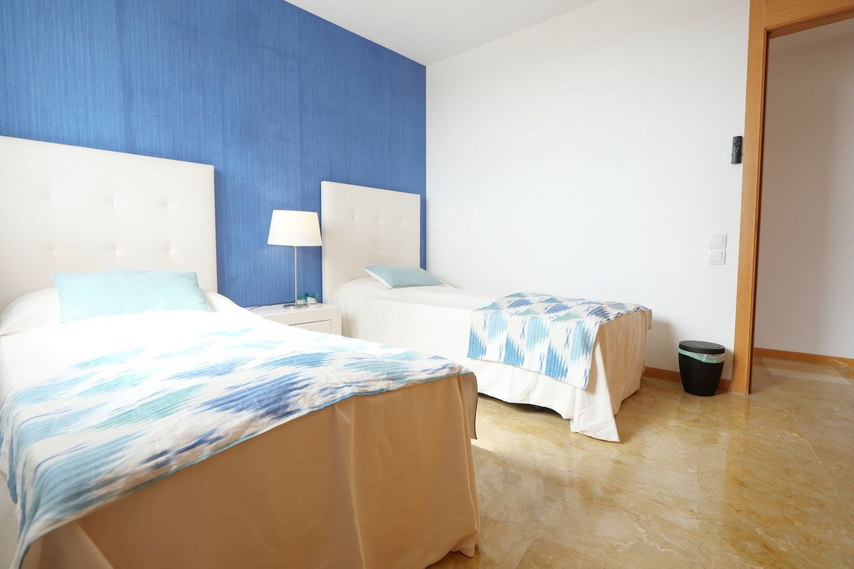 f4ba81118707c94b722b50f0fd79b30b - 11