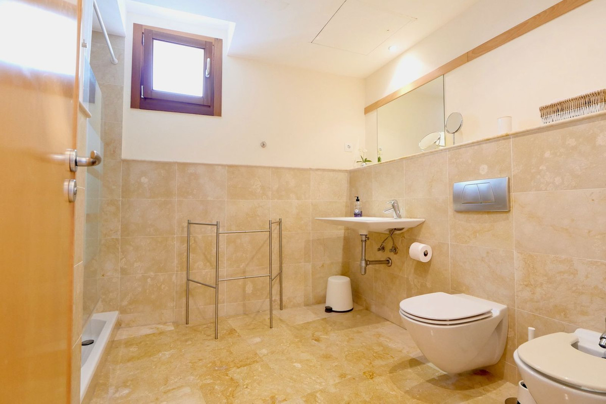 f4ba81118707c94b722b50f0fd79b30b - 14