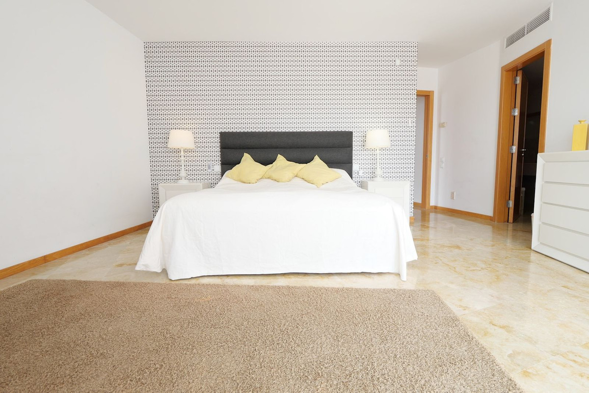 f4ba81118707c94b722b50f0fd79b30b - 20