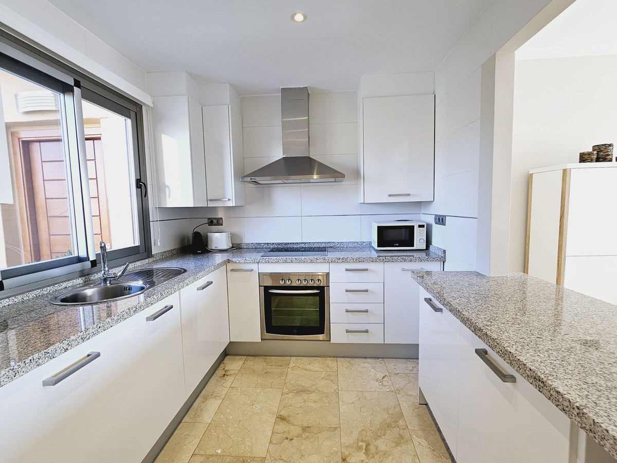 f656241e513a2f76dd2fa6b0ef4515ef - 11