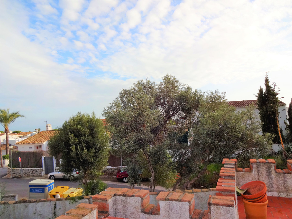 f65775aedcd6e3c35240ea3a887a327e - 18