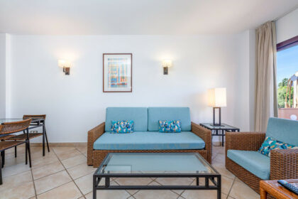 f732bf763ed777cd41d3d6356c823f27 - 11