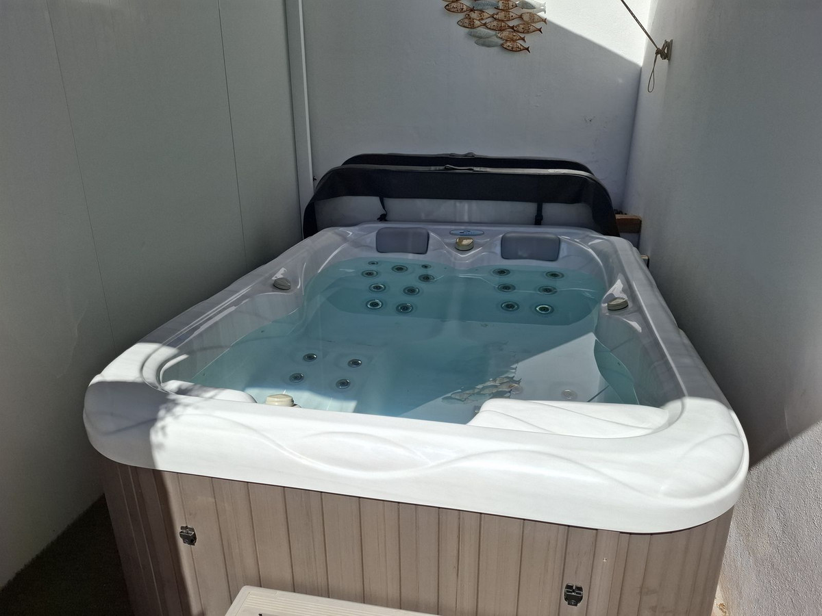 f73b2bcf12673326f8ec58b1a93bd3e1 - 12