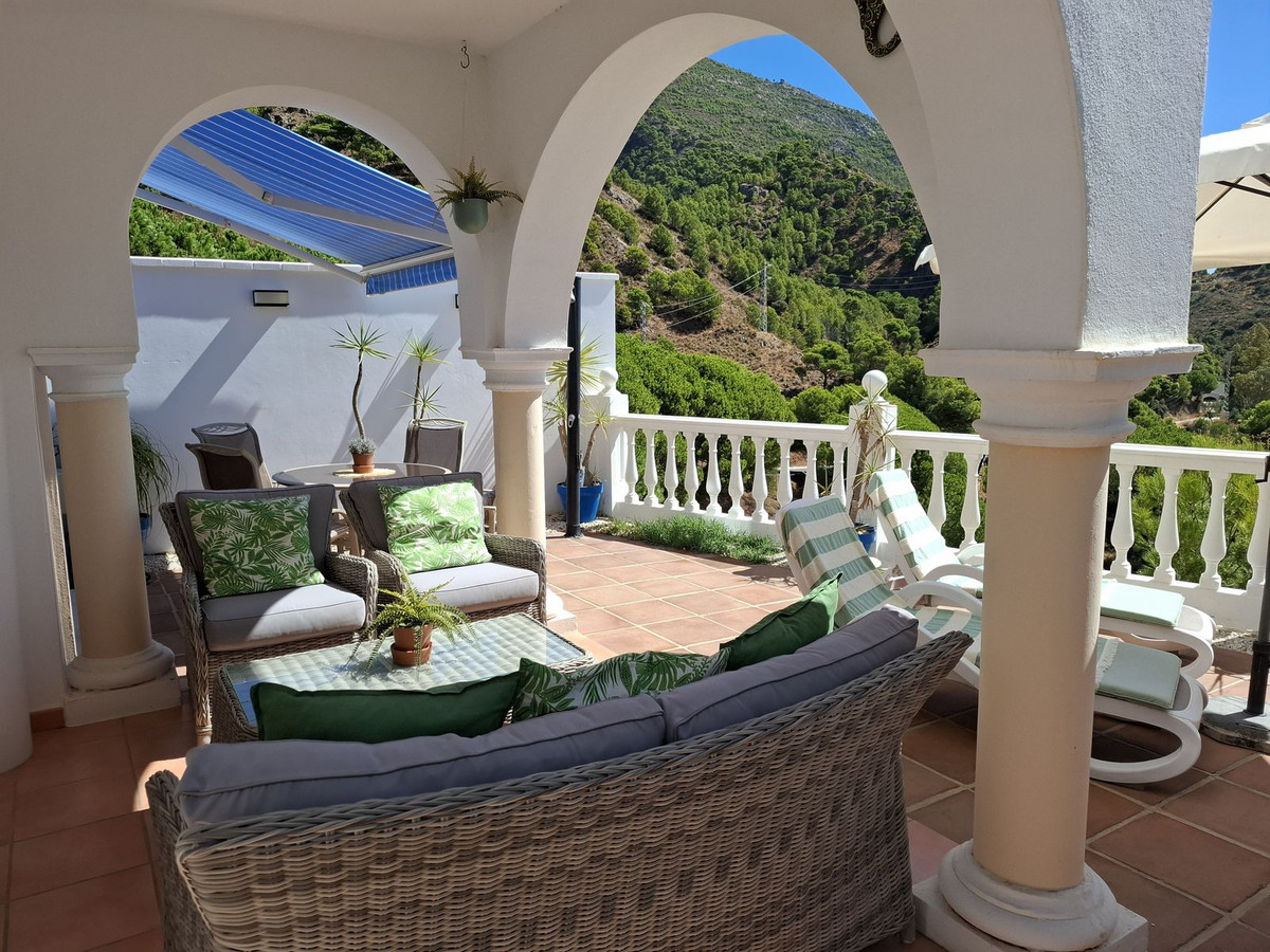 f73b2bcf12673326f8ec58b1a93bd3e1 - 14