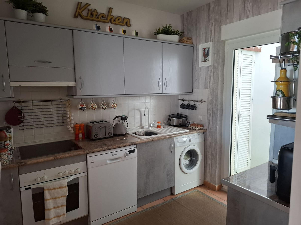 f73b2bcf12673326f8ec58b1a93bd3e1 - 35