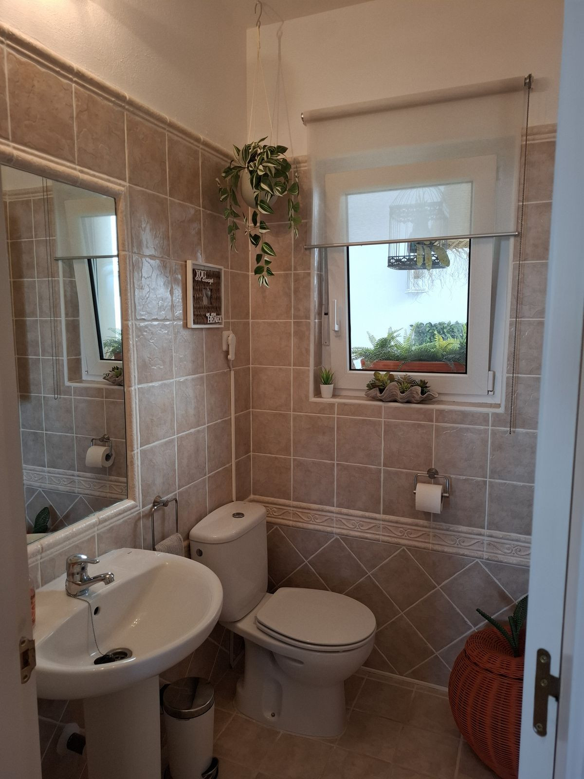 f73b2bcf12673326f8ec58b1a93bd3e1 - 37