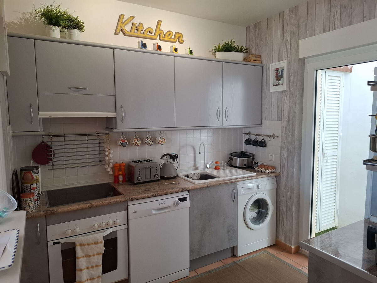 f73b2bcf12673326f8ec58b1a93bd3e1 - 40