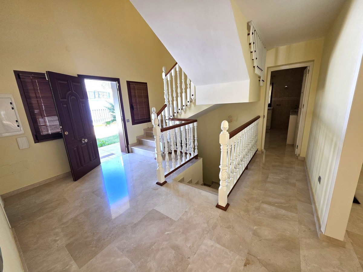 f7c2a47af91e4e5b8bdb0976cf22c325 - 10