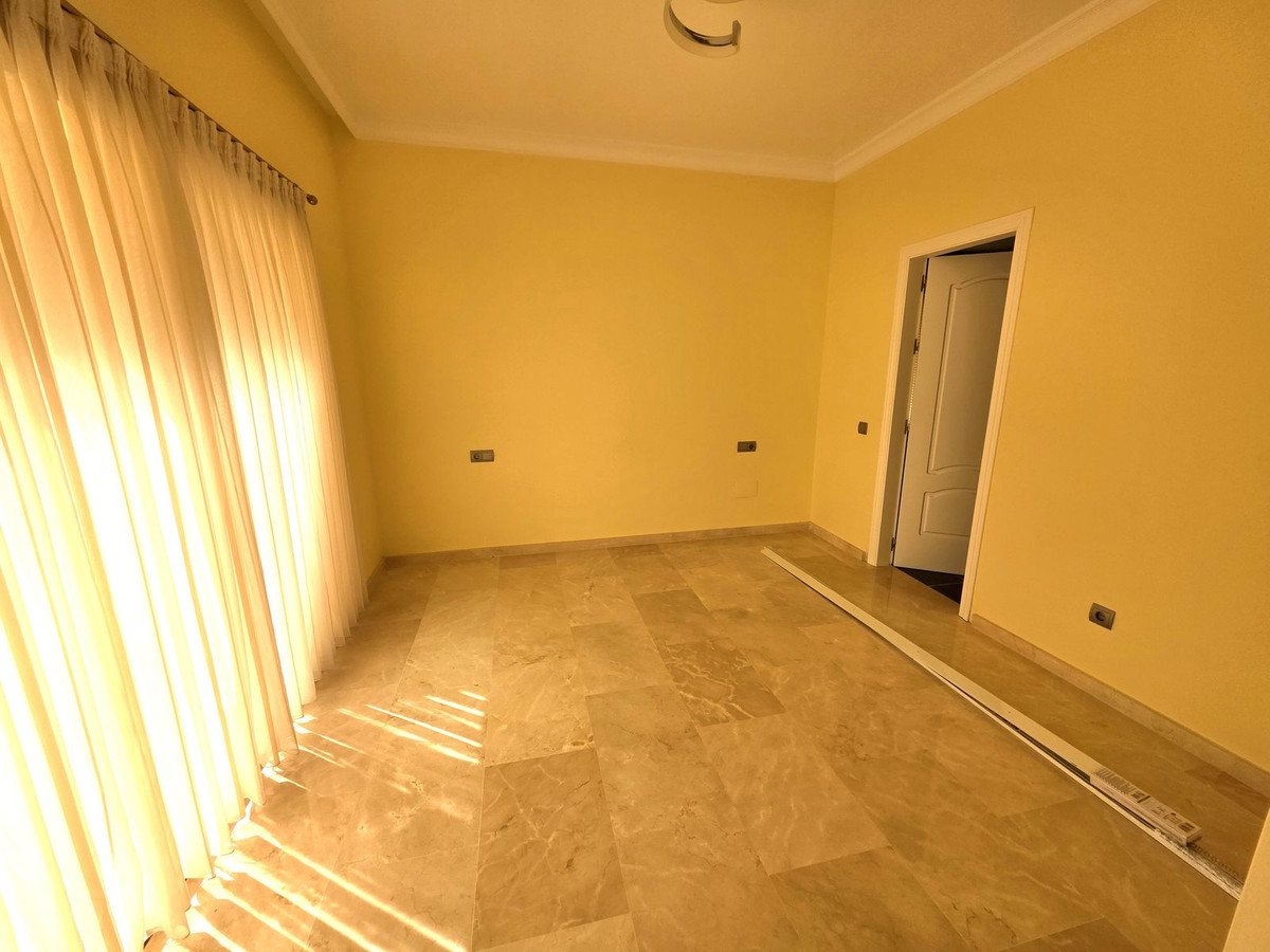 f7c2a47af91e4e5b8bdb0976cf22c325 - 11