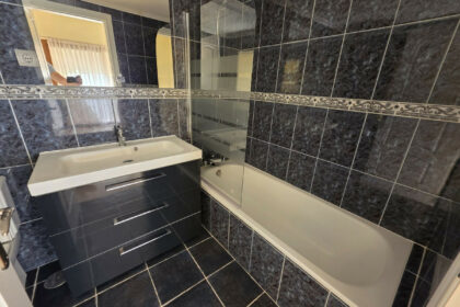 f7c2a47af91e4e5b8bdb0976cf22c325 - 12