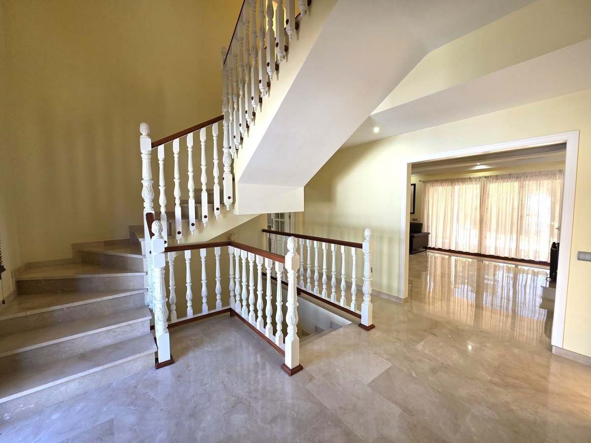 f7c2a47af91e4e5b8bdb0976cf22c325 - 13