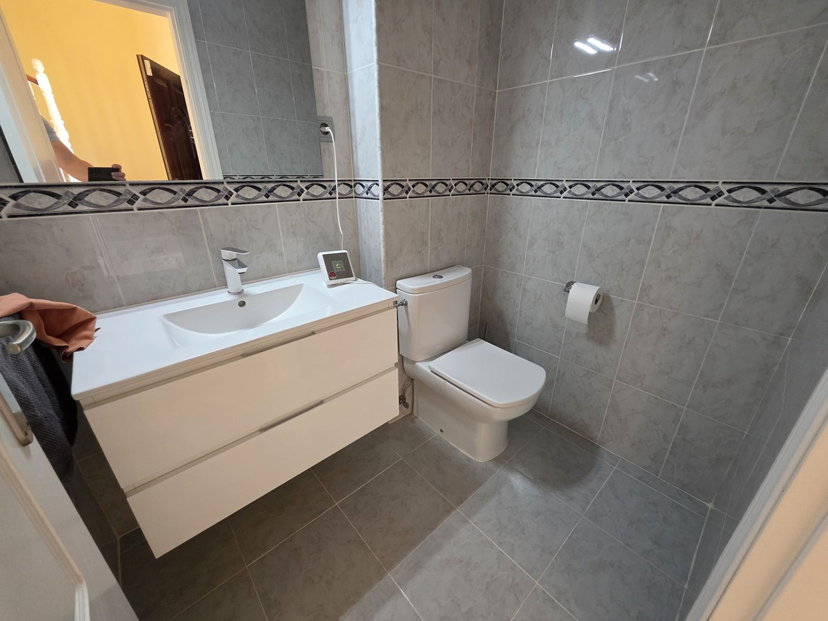 f7c2a47af91e4e5b8bdb0976cf22c325 - 14