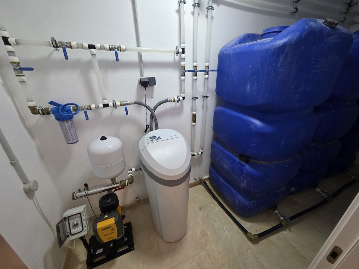 f7c2a47af91e4e5b8bdb0976cf22c325 - 31