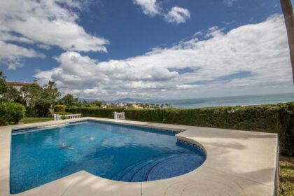 f7c418e0351da5c2f61309ac0988ce94 - 35