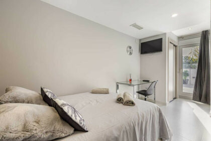 f8b03c30f31ed2cc931632e5d843843c - 28