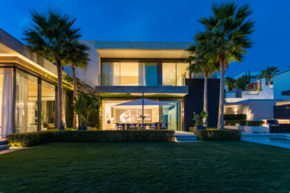 f8e2c8b4284c929d31ed018348e63089 - 14