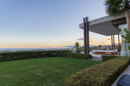 f8e2c8b4284c929d31ed018348e63089 - 19